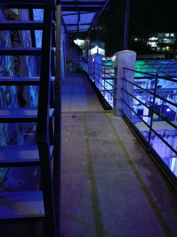 فندق Bat & Arrow بادانج المظهر الخارجي الصورة